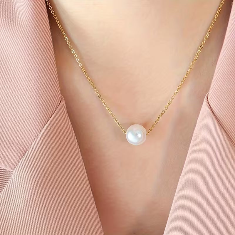 Elegant Golden Alloy Necklace